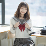Femme en Jupe uniforme japonais